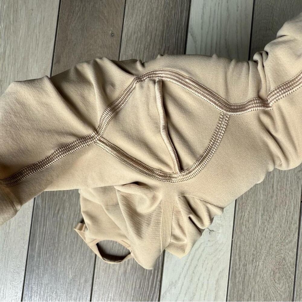 skims seamless bodysuit - Picture 7 of 8